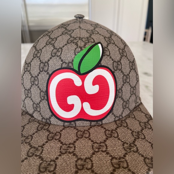 NWOT Gucci Apple hat size medium RARE - Picture 2 of 10